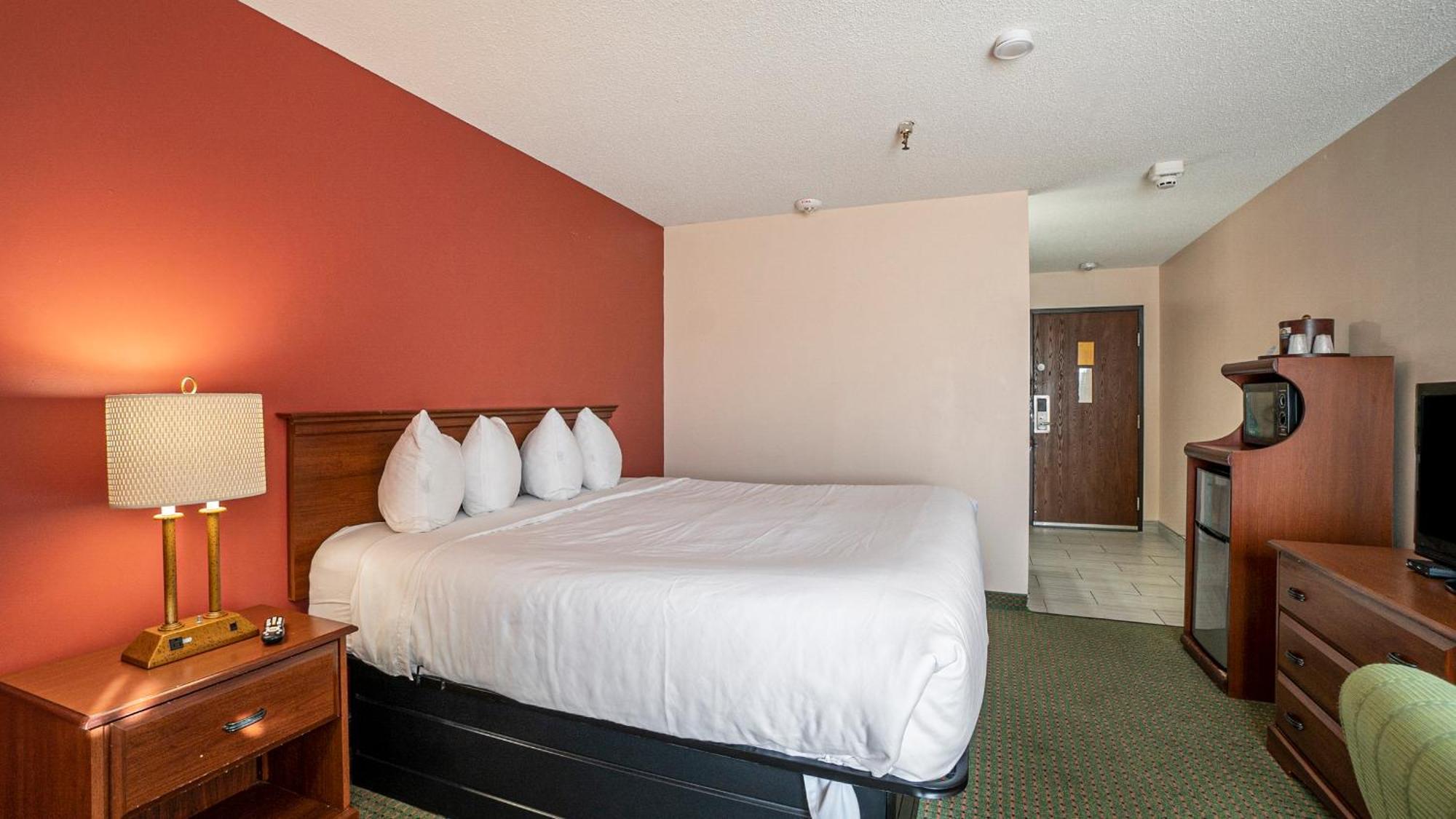 Days Inn & Suites By Wyndham Mt Pleasant Mount Pleasant Quarto foto